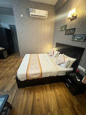 Deluxe Room -  Pearl Suites at Omex Enternity (Mathura)