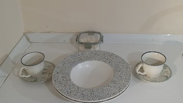 Classic Studio Suite | Free WiFi, bed sheets