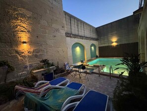 Outdoor pool - Quaint farmhouse room with pool view in charming L-Għarb (L-Għarb)