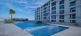 Gorgeous Beachfront Studio in Blue Bay Walk