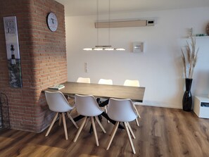 Dining - Comfortable vacation apartment Seeadler 30 with balcony near Friesenstrand in Tossens (Butjadingen-Tossens)
