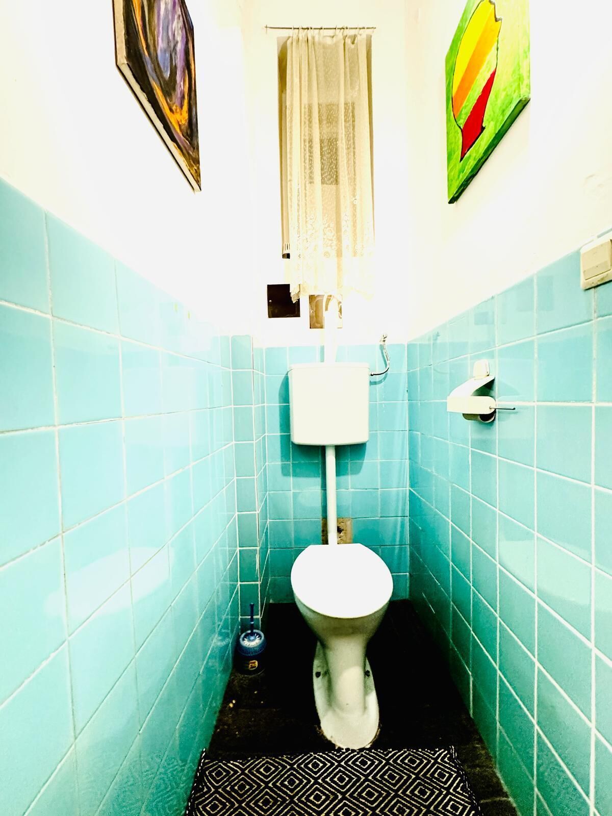 Ducha, artículos de tocador gratuitos, secador de pelo, toallas