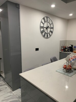 Shared Dormitory, 2 Bedrooms, Accessible | Dining - Room-stunning 6 Bedroom Family Home in t (Birmingham)