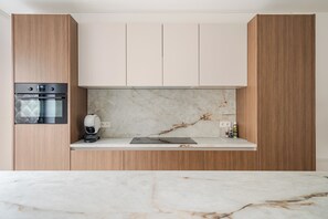 Fridge, microwave, oven, dishwasher - Casa Blanc - Luxury coastal Triplex (Blankenberge)