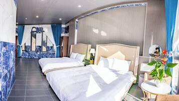 Family Room | Blackout curtains, iron/ironing board, free WiFi