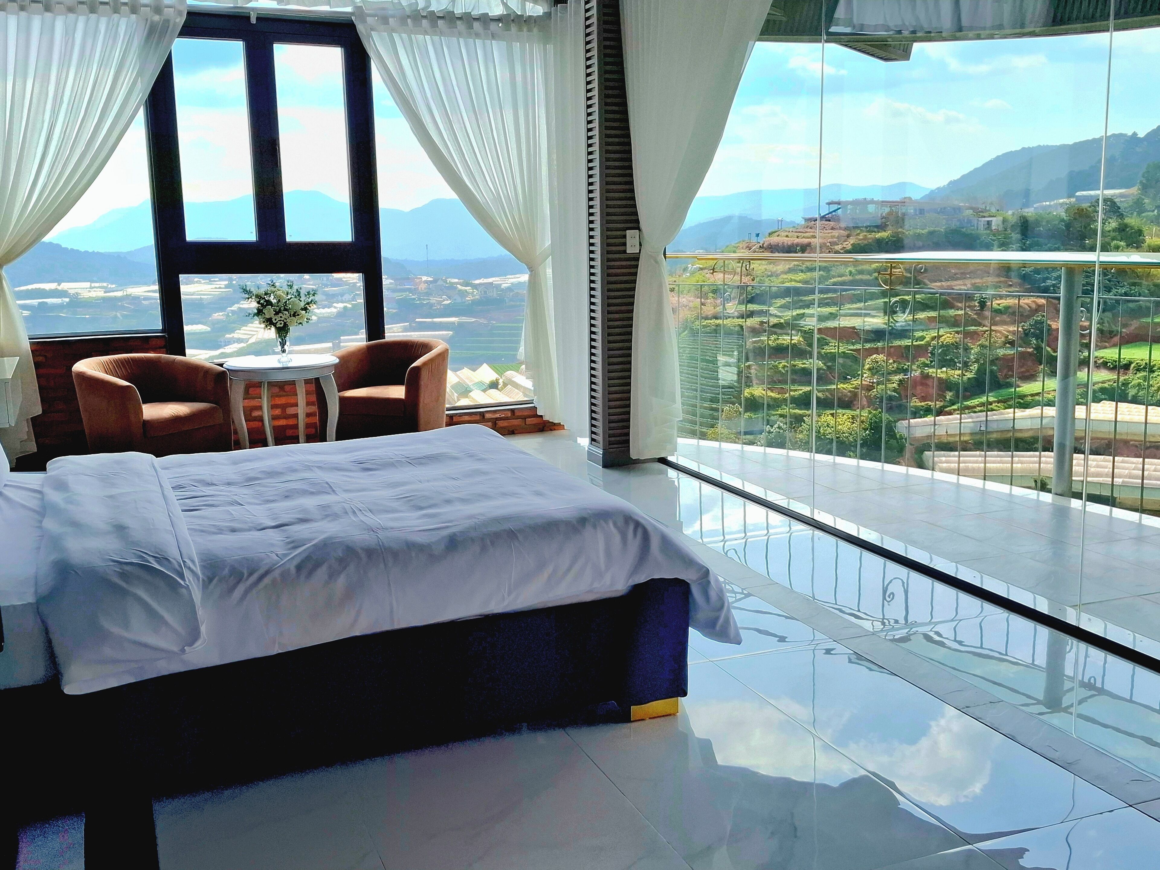 Blackout curtains, iron/ironing board, free WiFi