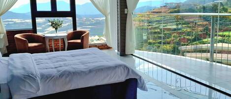 Blackout curtains, iron/ironing board, free WiFi