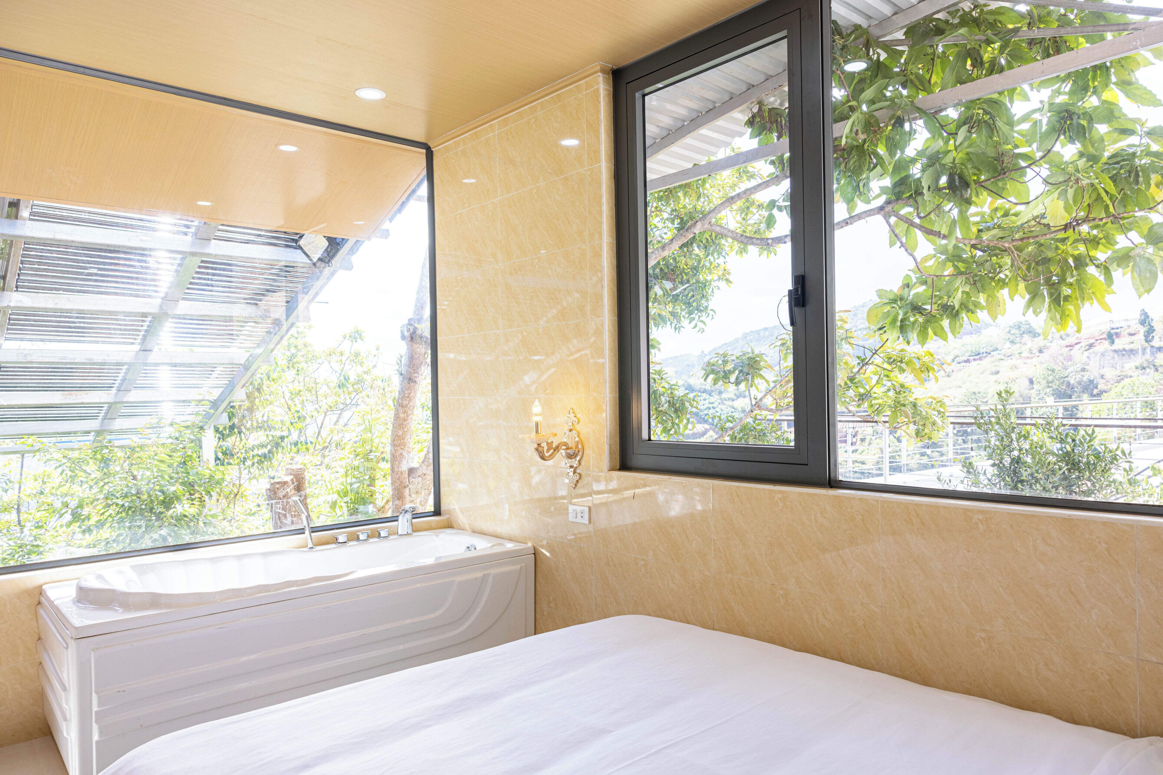 Habitación estándar | Cortinas opacas, tabla de planchar con plancha, wifi gratis