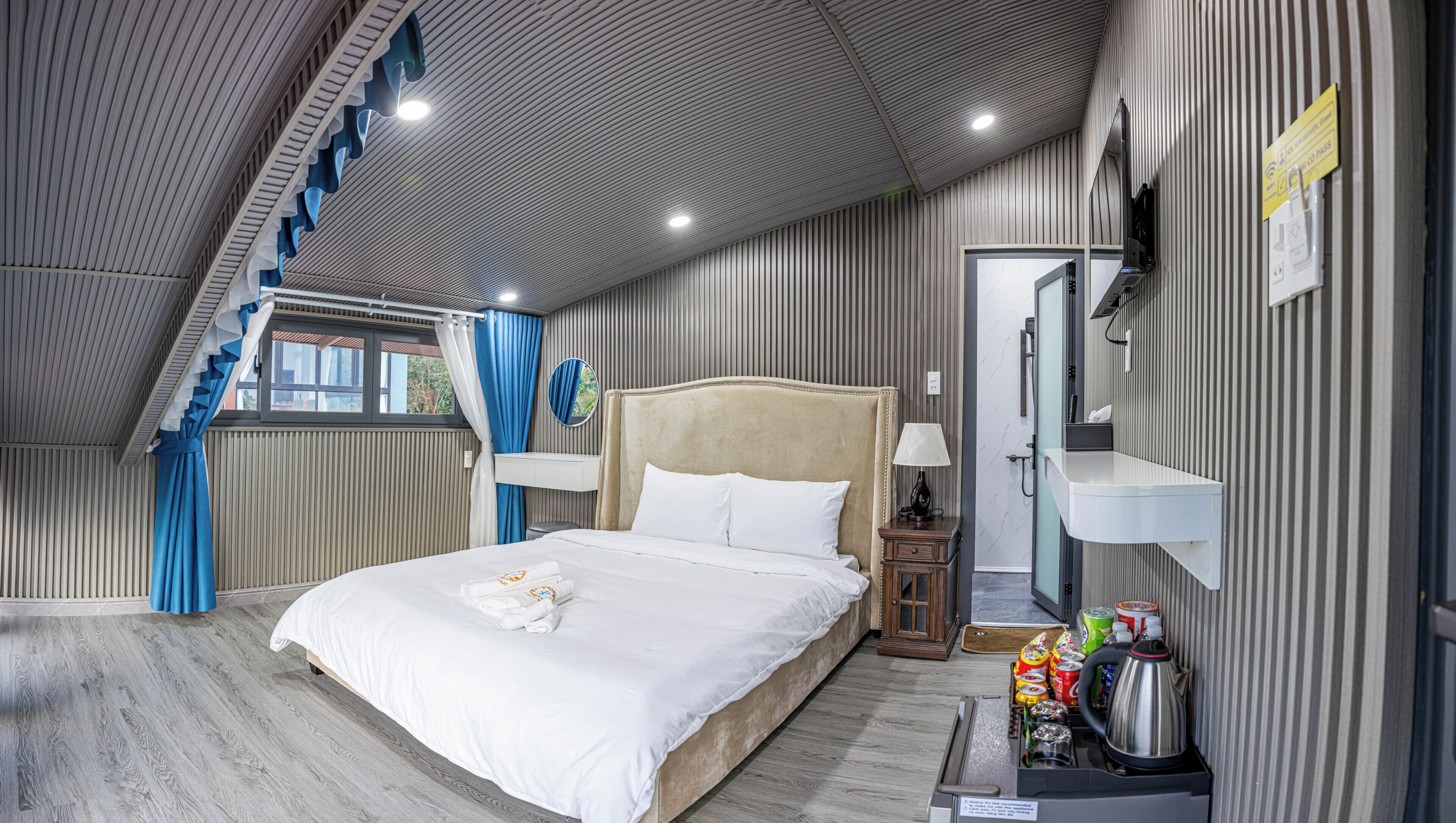 Habitación doble superior, vistas a la montaña | Cortinas opacas, tabla de planchar con plancha, wifi gratis