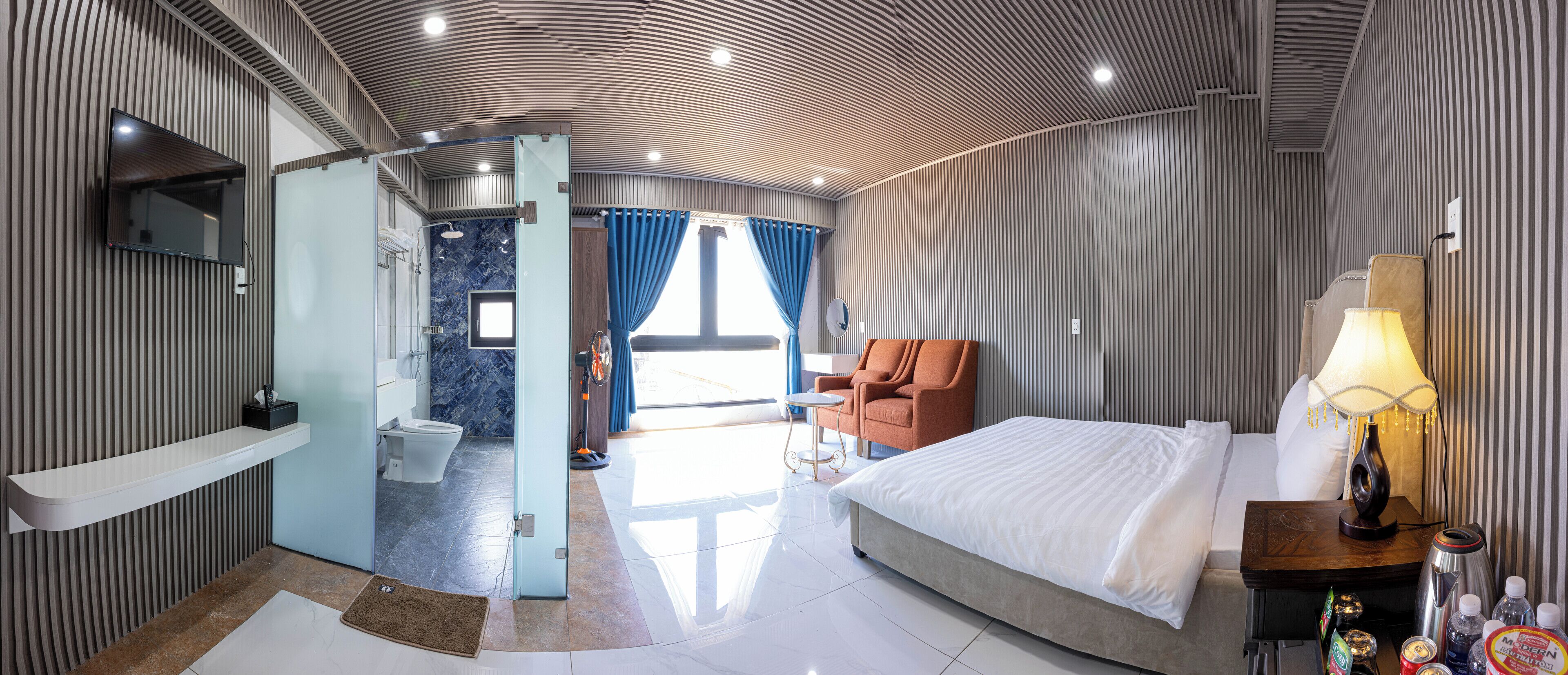 Deluxe Room | Blackout drapes, iron/ironing board, free WiFi