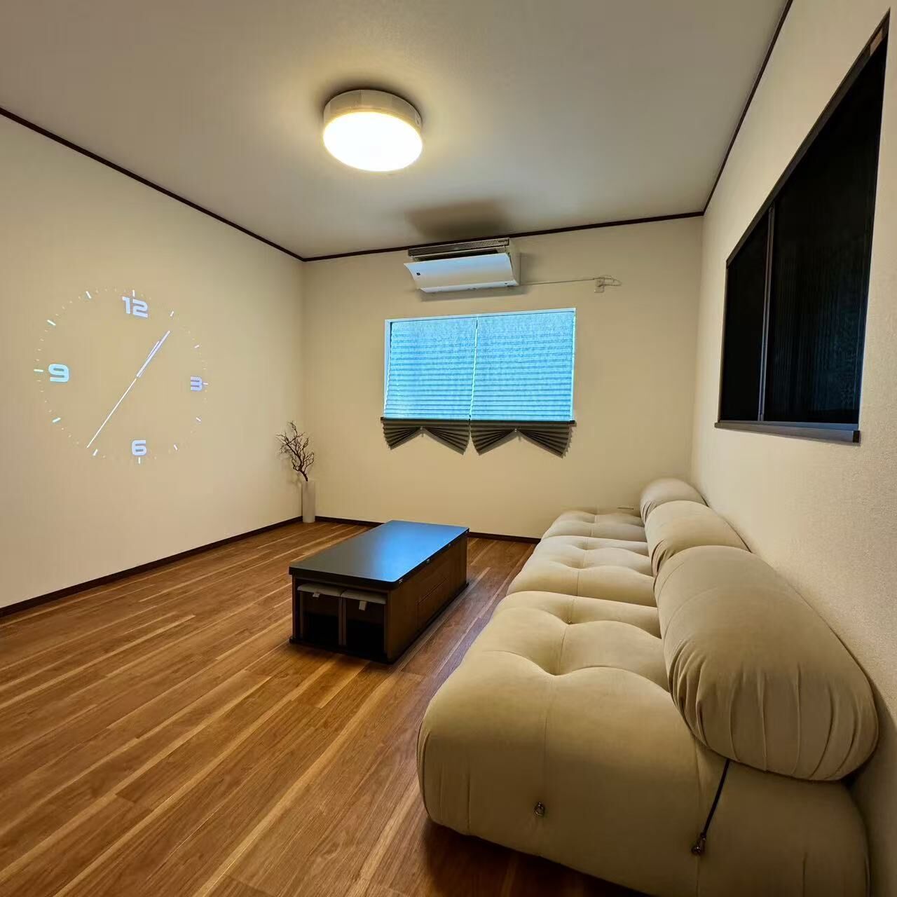 Maison, balcon, vue ville | Salle de séjour