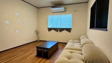 Maison, balcon, vue ville | Salle de séjour