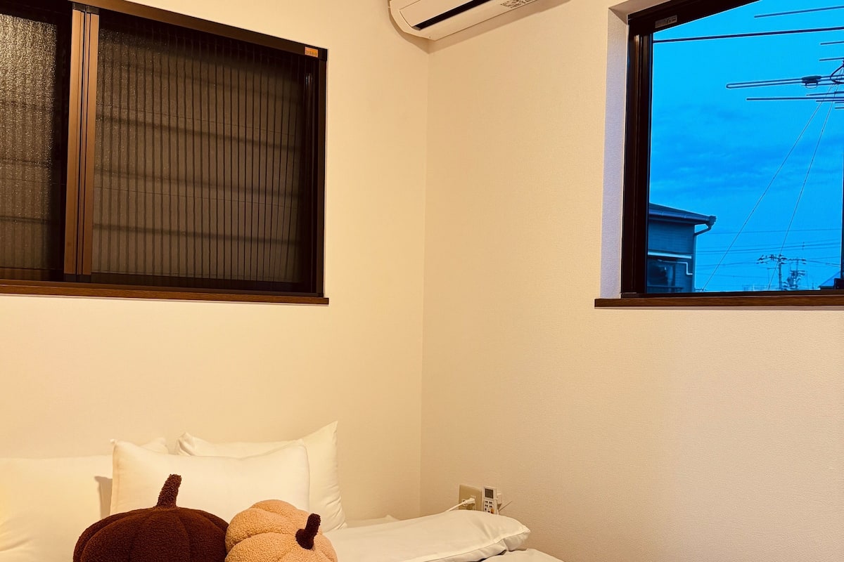 House, Balcony, City View | Free WiFi