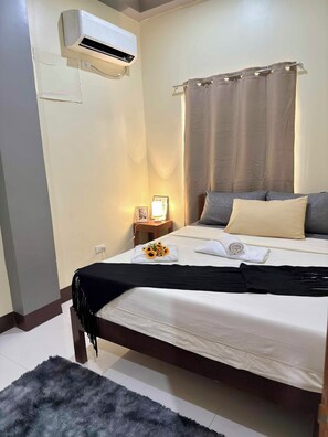 WiFi, bed sheets - Spacious two story home apartment  near the airport ! (Puerto Princesa City)