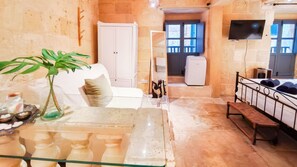 1 bedroom, iron/ironing board, WiFi