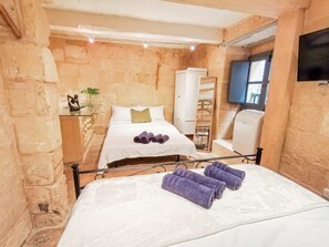 1 bedroom, iron/ironing board, WiFi - Historic 300 Years Townhouse in Birgu, Vittoriosa (Birgu)