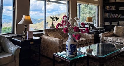 Avenida Snowcap Retreat