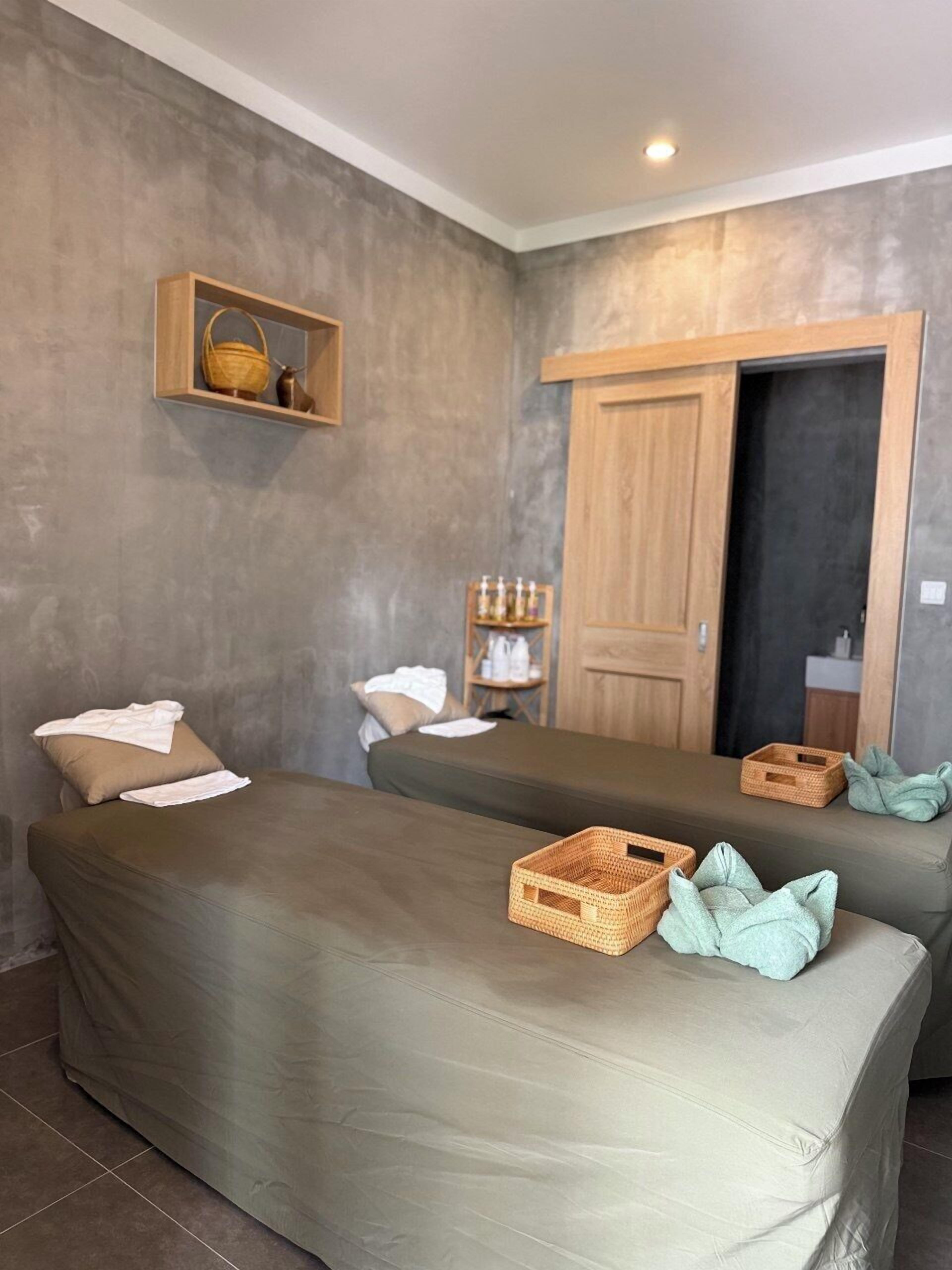 Body treatments, aromatherapy, deep-tissue massages, Swedish massages