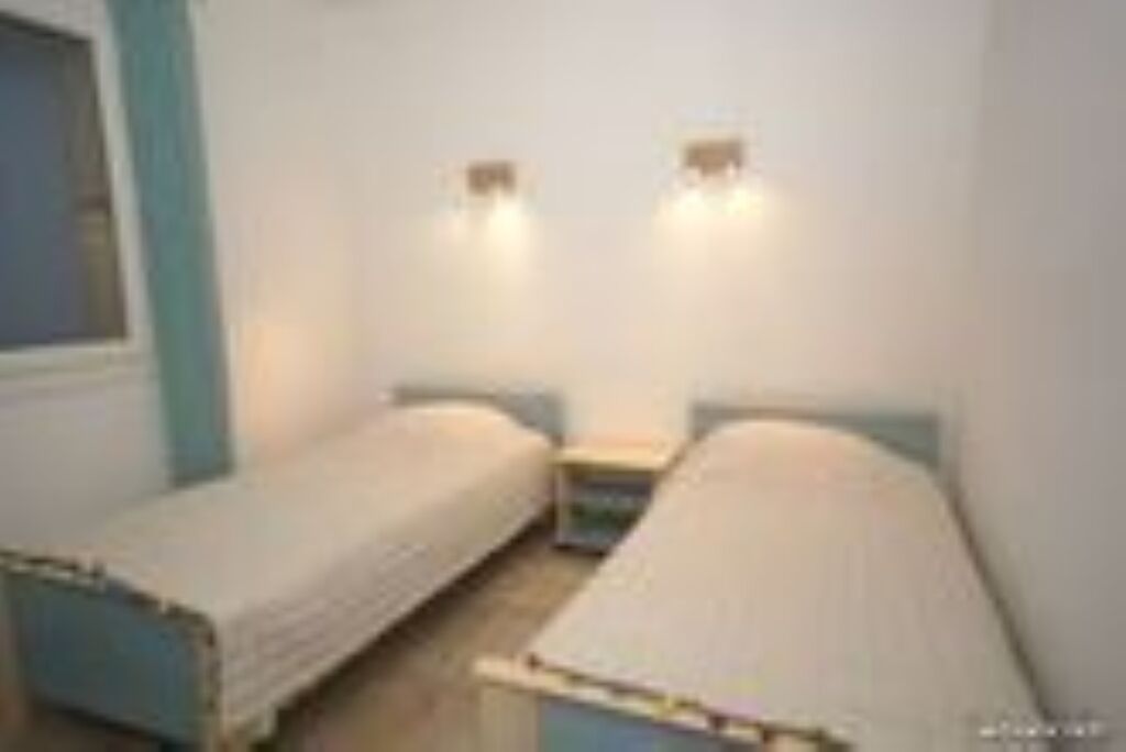 6 bedrooms, iron/ironing board, WiFi