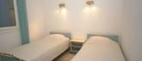 6 bedrooms, iron/ironing board, WiFi