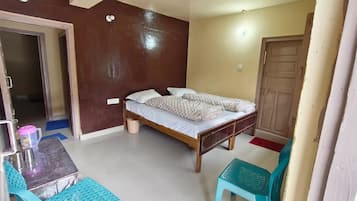 Quadruple Room | Desk, free WiFi