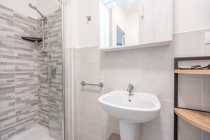 Shower, hair dryer, bidet - Affittimoderni Castelsardo - LaRotonda sul Mare (Castelsardo)
