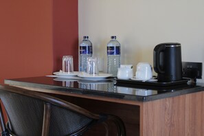 أغطية فراش متميزة ومكتب وستائر تعتيم وأسرّة قابلة للطي