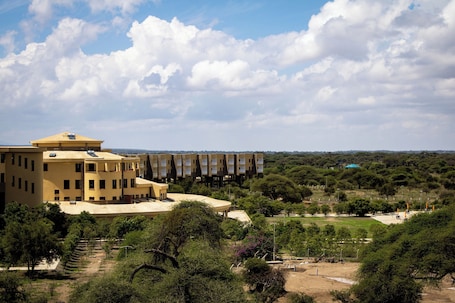 Exterior. Amboseli Safari Club