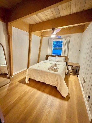 3 makuuhuonetta, silitysrauta/-lauta, Wi-Fi, vuodevaatteet