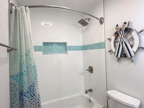 Shower, hair dryer, towels, soap - Charming, remodeled & spacious 2 bedroom, 2 1/2 bath townhome in Key Largo, Fl (Key Largo)