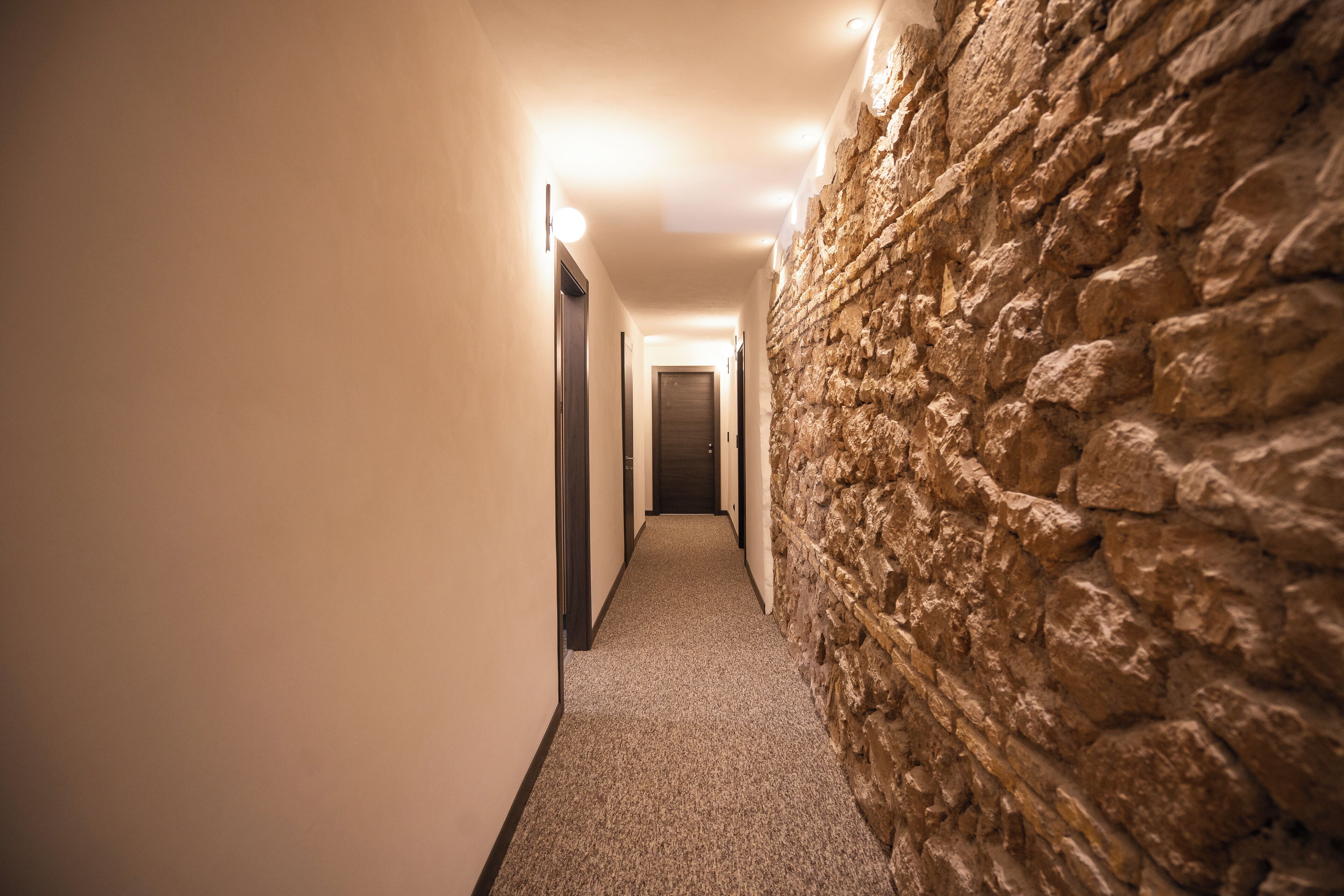 المنشأة من الداخل