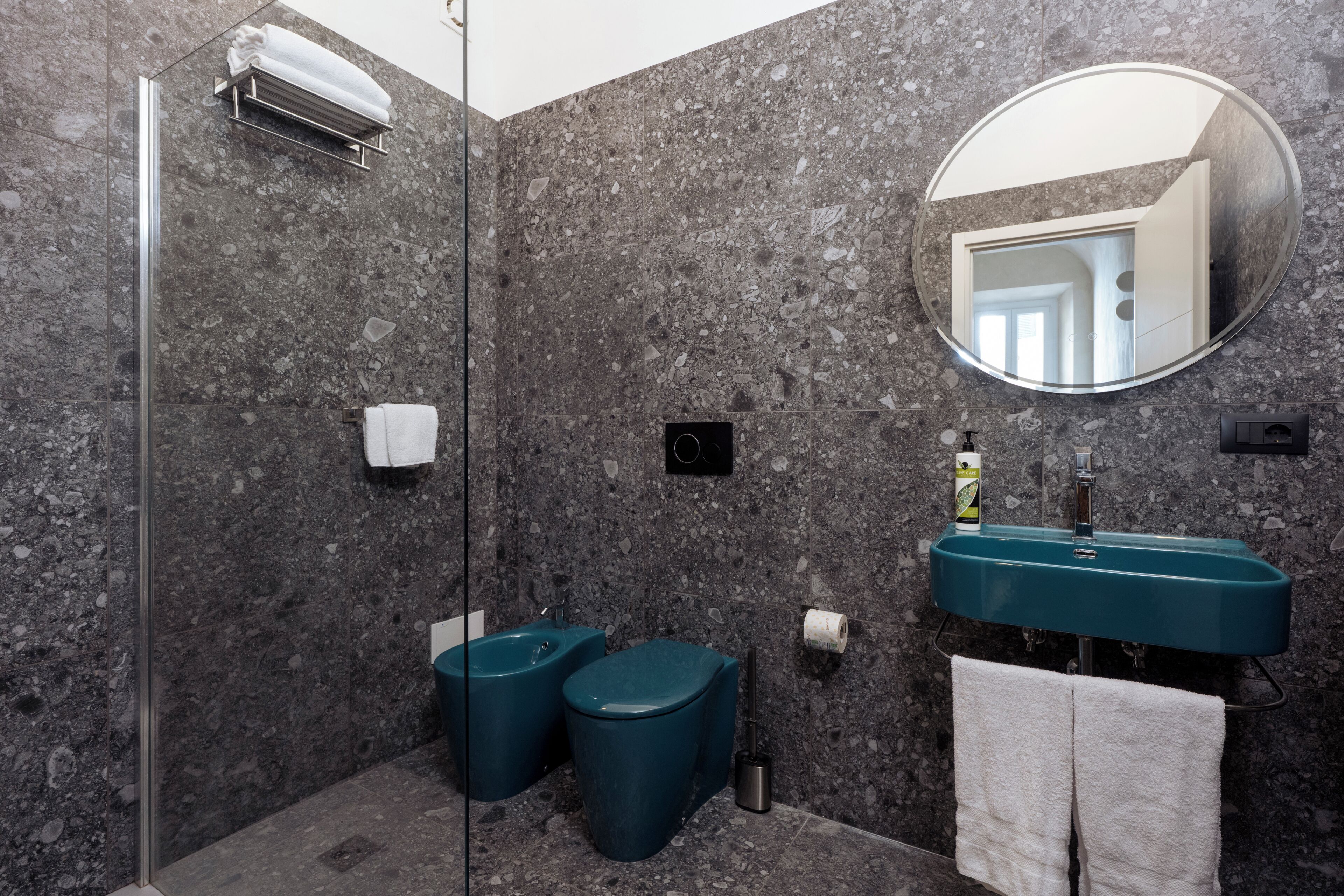 Standard Double Room | Bathroom