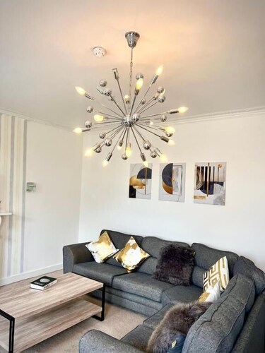 Private Parking, Urban Comfort & City Haven