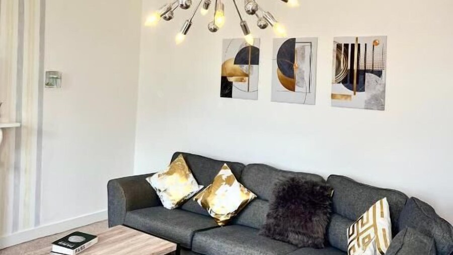 Private Parking, Urban Comfort & City Haven