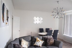 Apartment, 2 Bedrooms | Living room - Private Parking, Urban Comfort & City Haven (Plymouth)