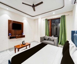 1 bedroom - Hotel O Sector 18 Noida (Noida)