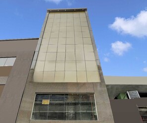 Exterior - Hotel O Sector 18 Noida (Noida)