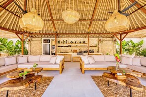 Interior - Villa Miami - Spacious Luxury 7BDR, Prime Location (Kecamatan Kuta)