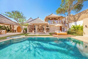 Pool - Villa Miami - Spacious Luxury 7BDR, Prime Location (Kecamatan Kuta)