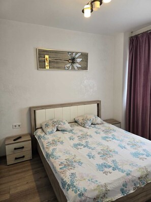 Room - Modern Apartment Near City Center – Heated Floors & New Building (Bistrița)