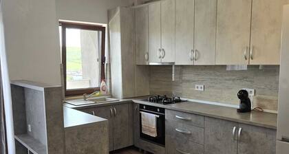 Modern Apartment Near City Center – Heated Floors & New Building