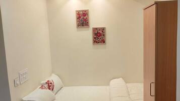 Standard Double Room, Balcony | Premium bedding, individually decorated, individually furnished