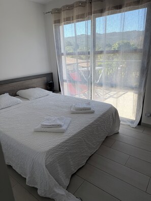 2 Schlafzimmer, Bügeleisen/Bügelbrett, kostenloses WLAN, Bettwäsche