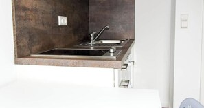 Fridge, stovetop, cookware/dishes/utensils - 08 - Bachwiesenstr. Stuttgart (Stuttgart)