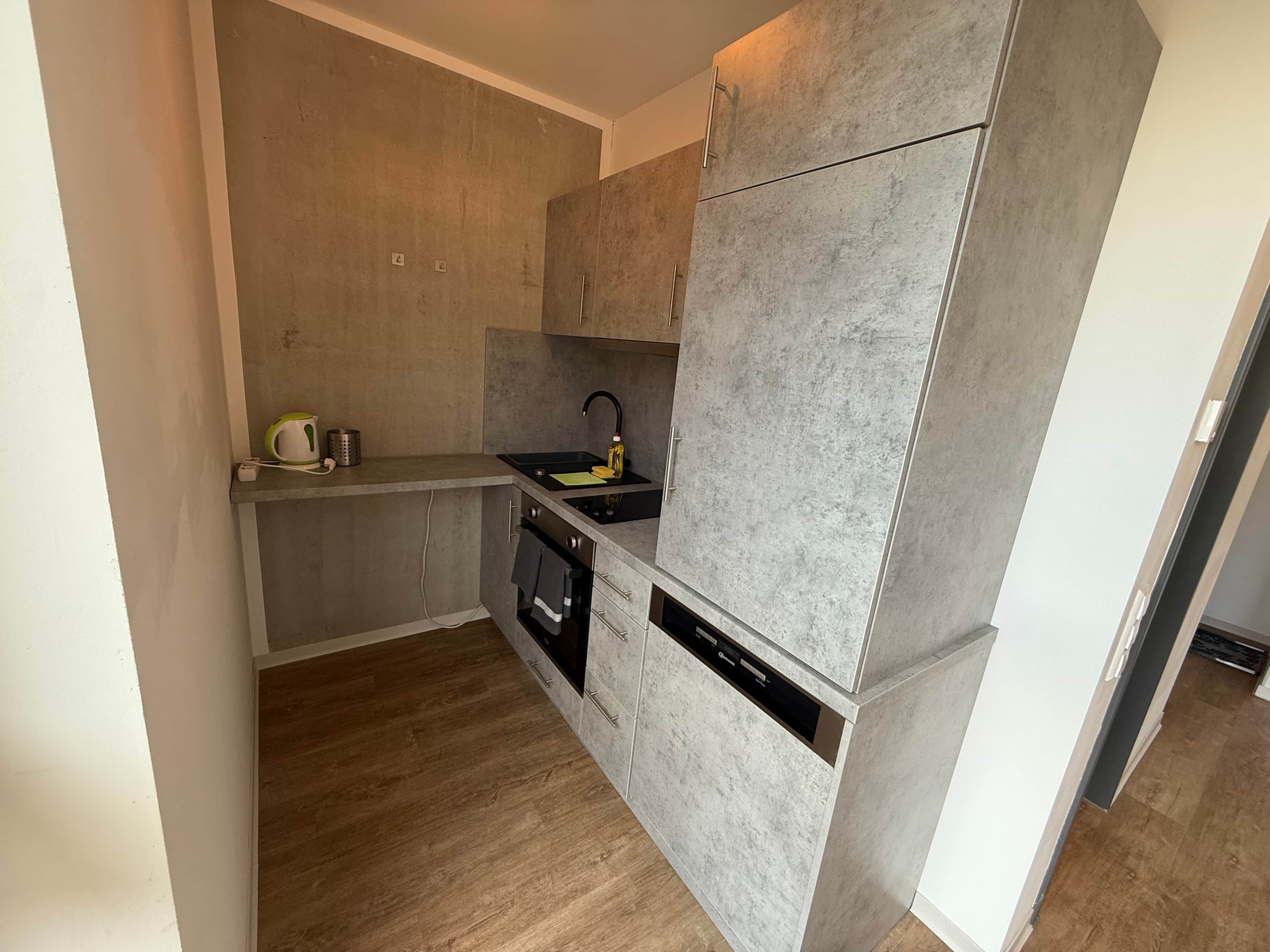 Kühlschrank, Ofen, Herdplatte, Geschirrspüler