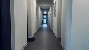 Unclassified image, 3 of 9, button - 303 - One-room apartment with single bed (Stuttgart)
