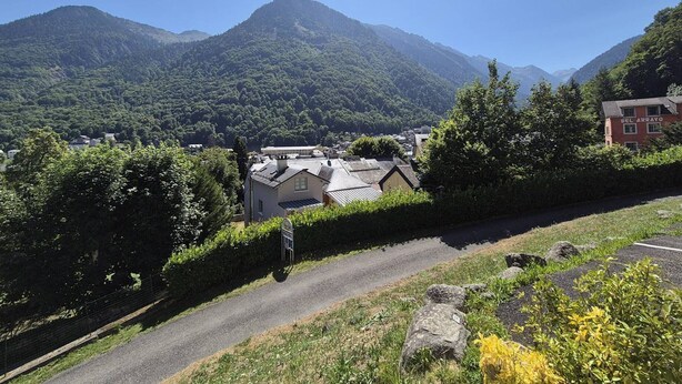 Property grounds - Cozy apartment in Cauterets with parking and wifi (Cauterets)