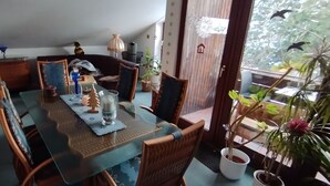 Dining - Beautiful 3 room trade fair apartment (Hannover)