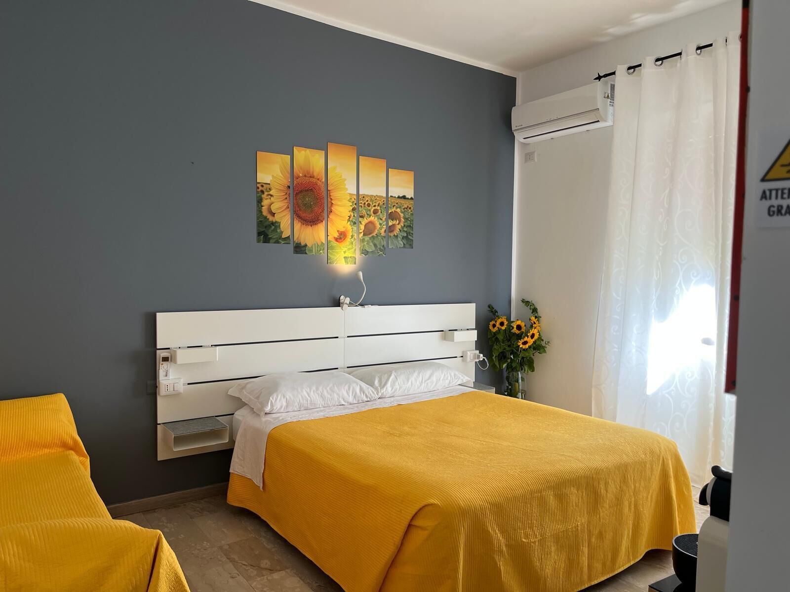 Habitación básica doble | Cortinas opacas, tabla de planchar con plancha, wifi gratis