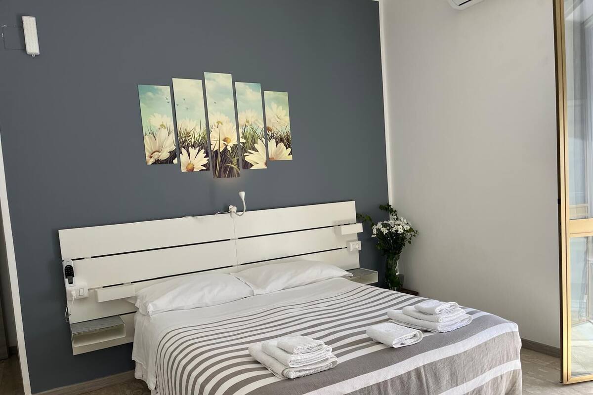 Comfort Double Room, Balcony, Partial Sea View | Langsir/tirai gelap terus, seterika/papan seterika, Wi-fi percuma 